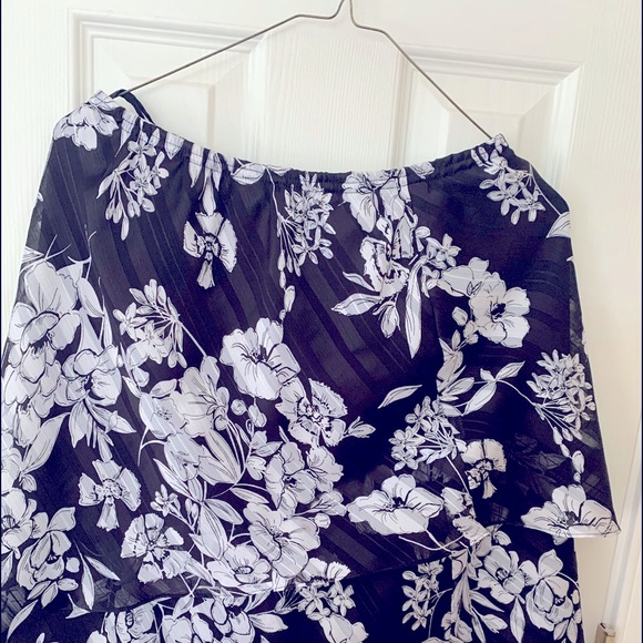 ⬛️🌝⬛️🌝⬛️♣️⬛️🌝⬛️🌝⬛️🌝⬛️🌝⬛️🌝⬛️🌝R &M Richard’s Skirt W/Matching Top Petite - Picture 3 of 9